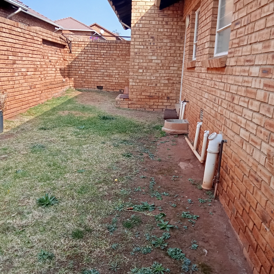 2 Bedroom Property for Sale in Groblerpark Gauteng