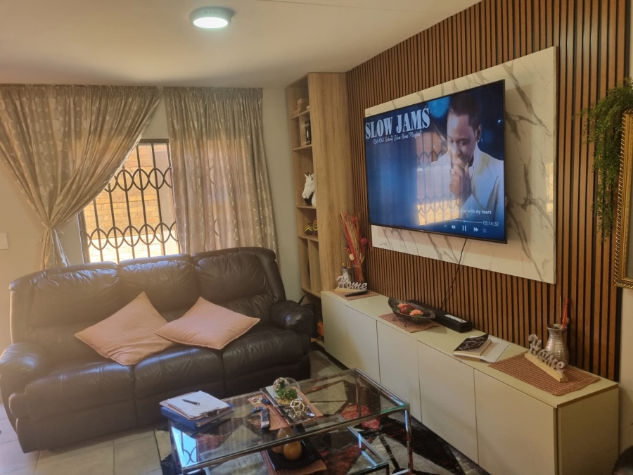 3 Bedroom Property for Sale in Equestria Gauteng