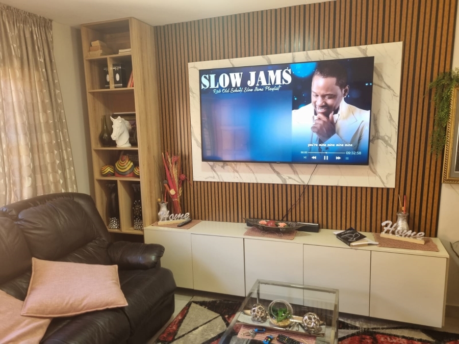 3 Bedroom Property for Sale in Equestria Gauteng