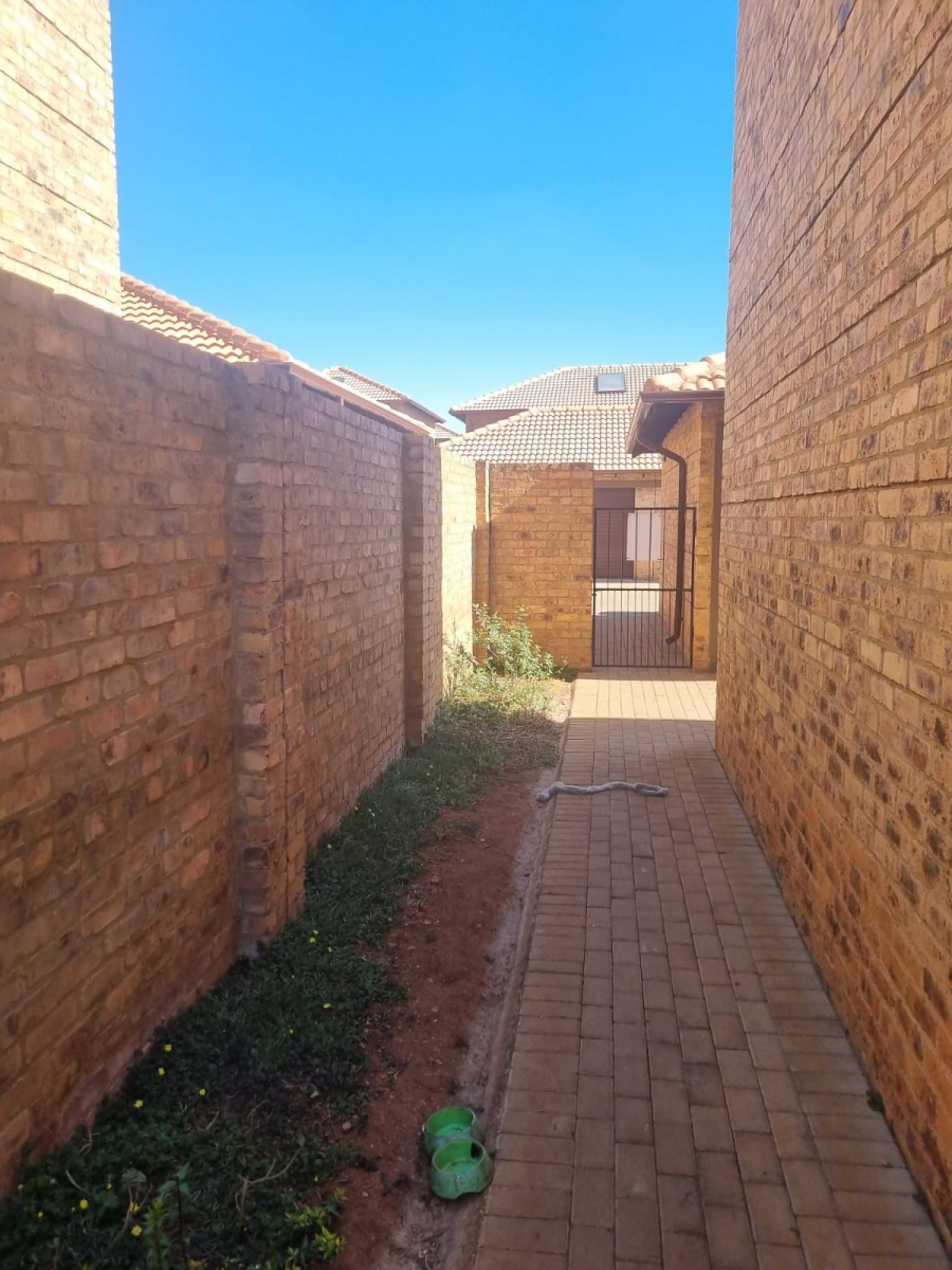 3 Bedroom Property for Sale in Equestria Gauteng