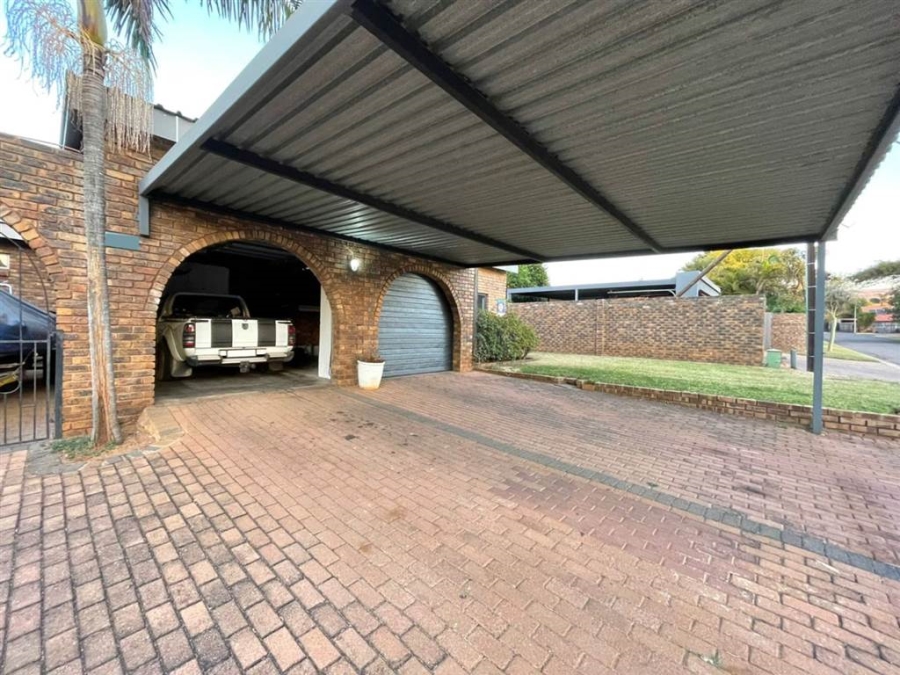 4 Bedroom Property for Sale in Montana Gauteng