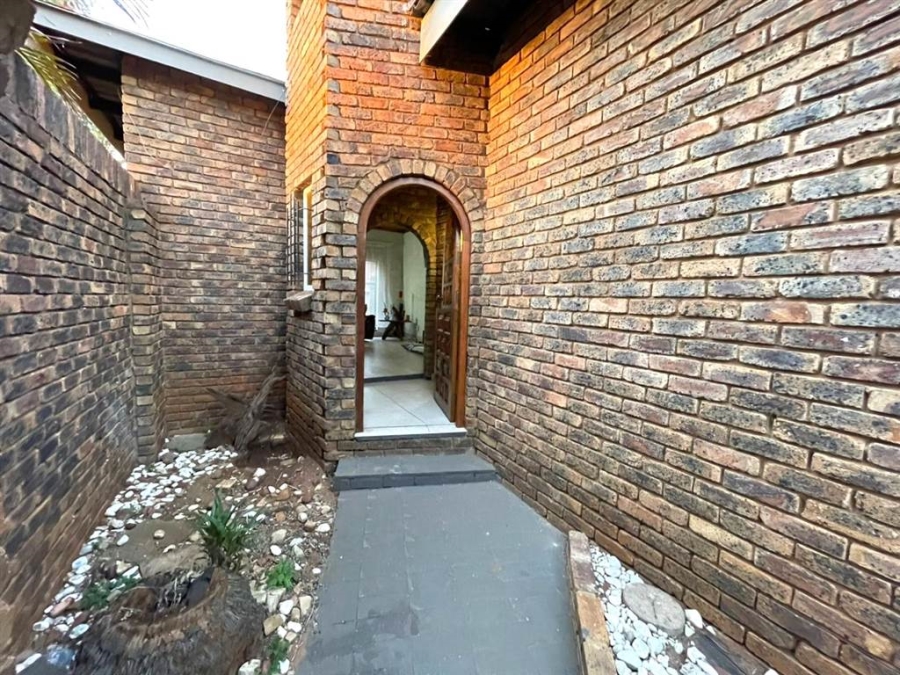 4 Bedroom Property for Sale in Montana Gauteng