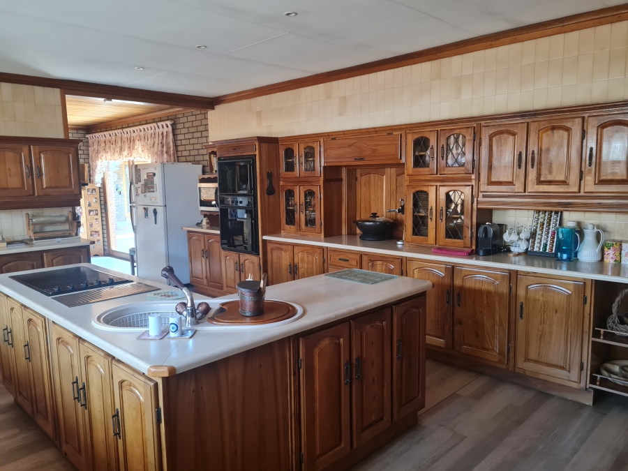 5 Bedroom Property for Sale in Kenleaf Gauteng