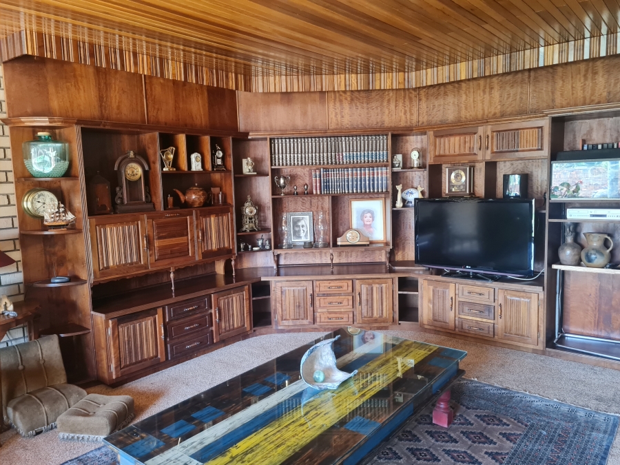 5 Bedroom Property for Sale in Kenleaf Gauteng