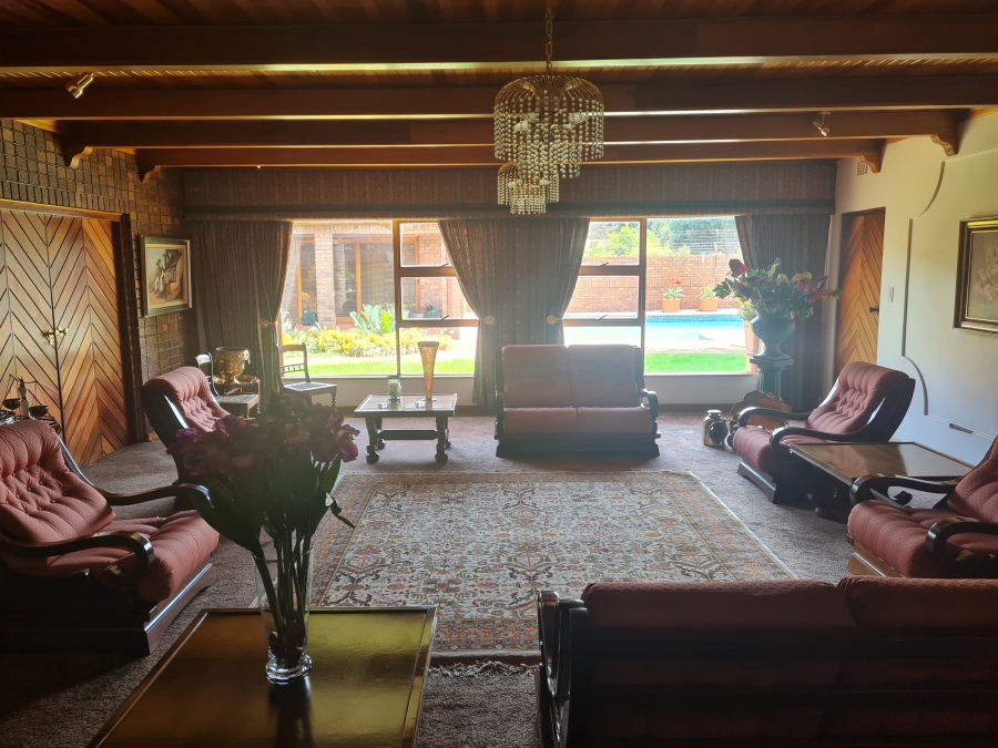 5 Bedroom Property for Sale in Kenleaf Gauteng