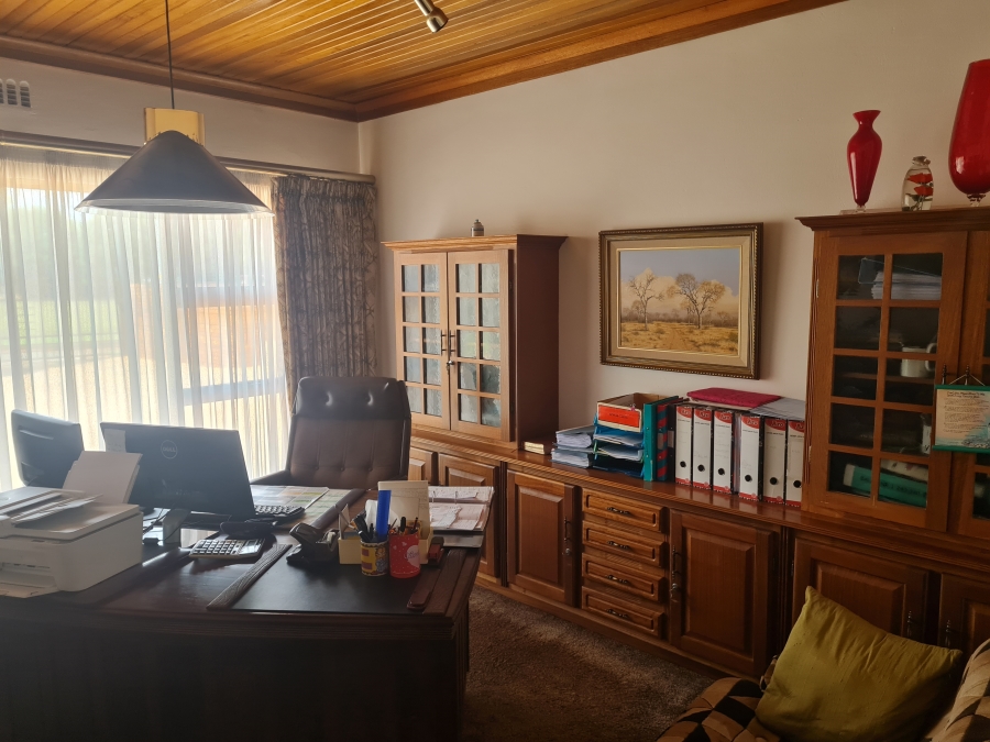 5 Bedroom Property for Sale in Kenleaf Gauteng