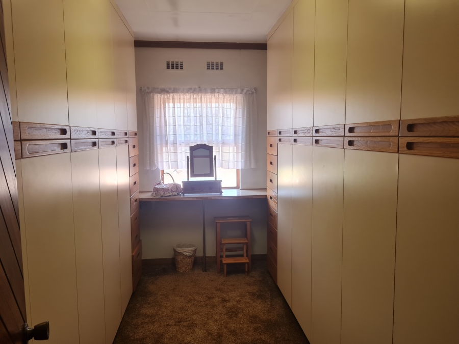 5 Bedroom Property for Sale in Kenleaf Gauteng