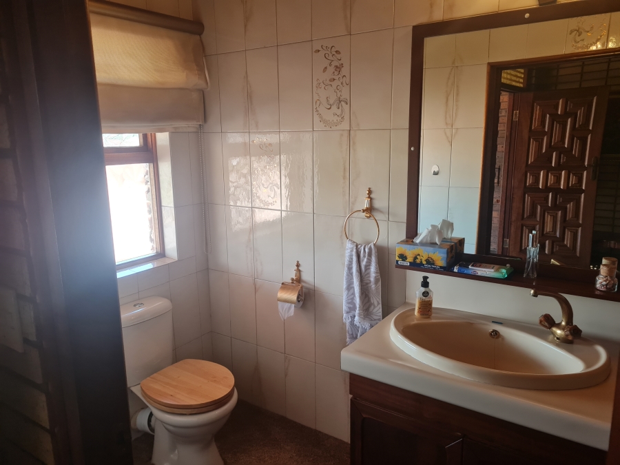 5 Bedroom Property for Sale in Kenleaf Gauteng