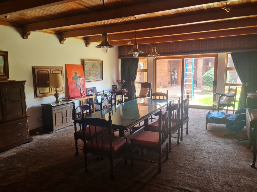 5 Bedroom Property for Sale in Kenleaf Gauteng