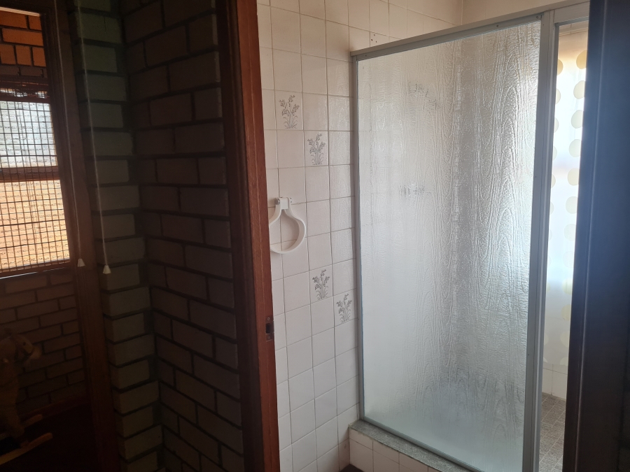 5 Bedroom Property for Sale in Kenleaf Gauteng