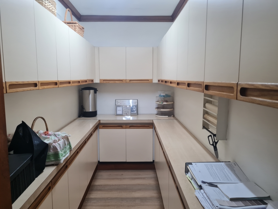 5 Bedroom Property for Sale in Kenleaf Gauteng