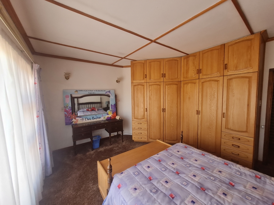5 Bedroom Property for Sale in Kenleaf Gauteng