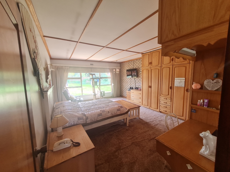 5 Bedroom Property for Sale in Kenleaf Gauteng