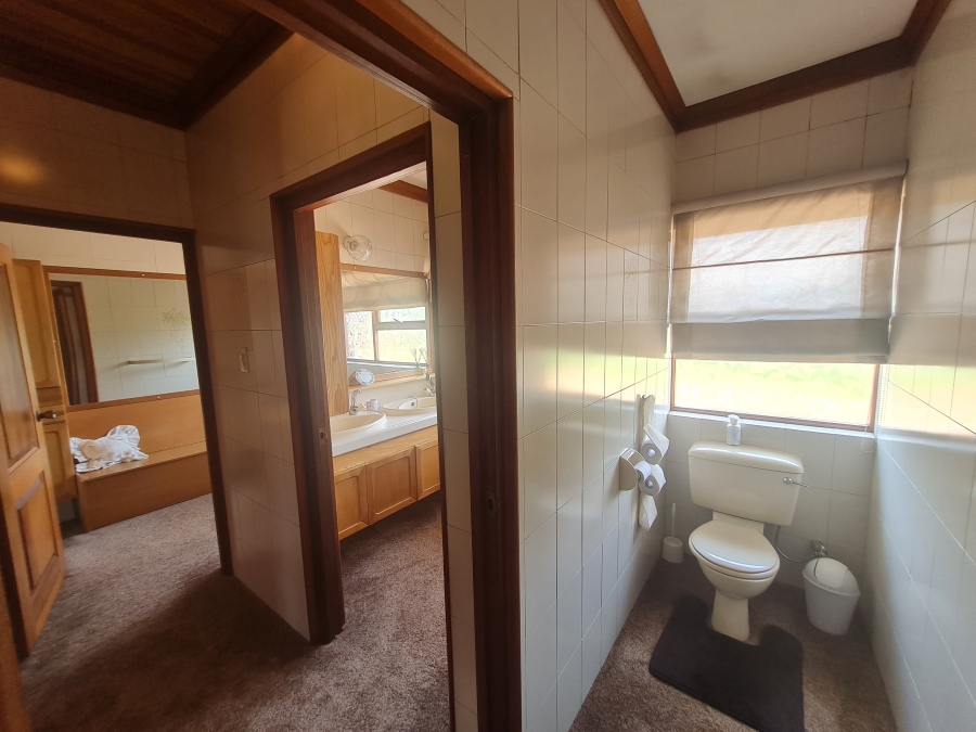 5 Bedroom Property for Sale in Kenleaf Gauteng