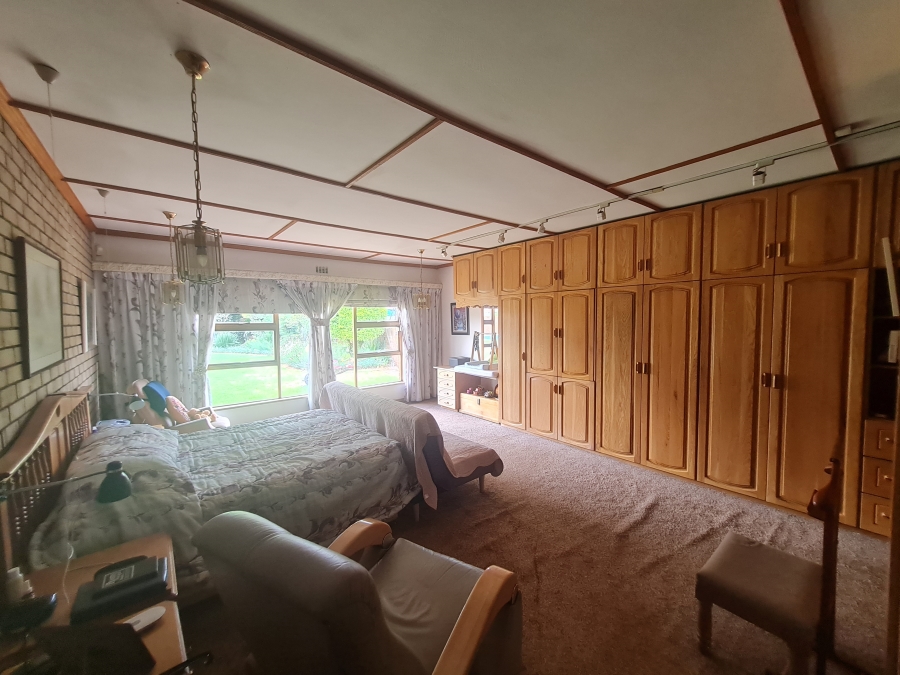 5 Bedroom Property for Sale in Kenleaf Gauteng