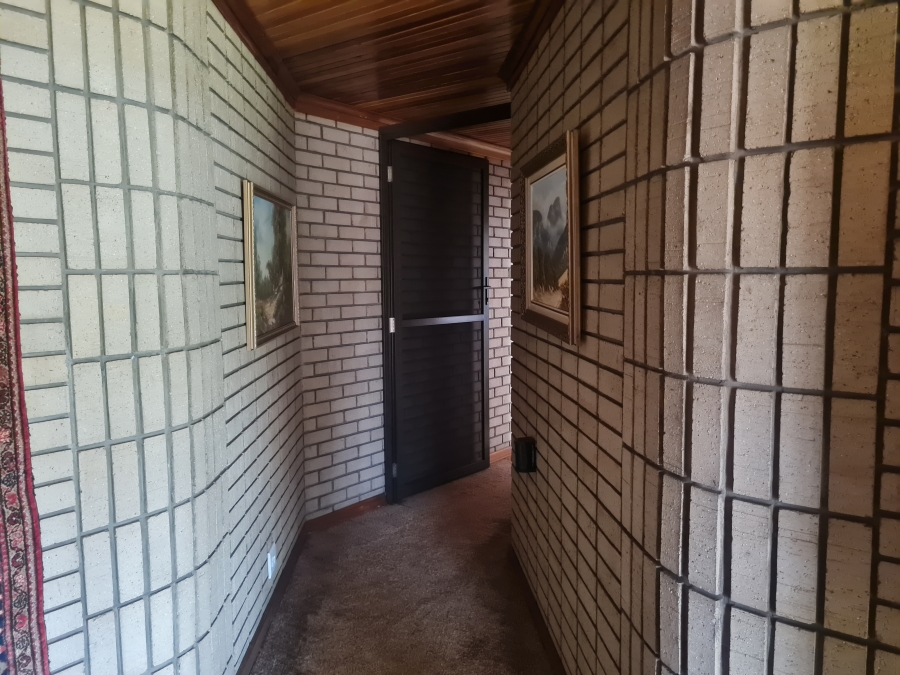5 Bedroom Property for Sale in Kenleaf Gauteng
