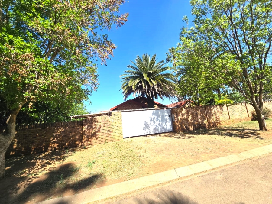 4 Bedroom Property for Sale in Dersley Gauteng