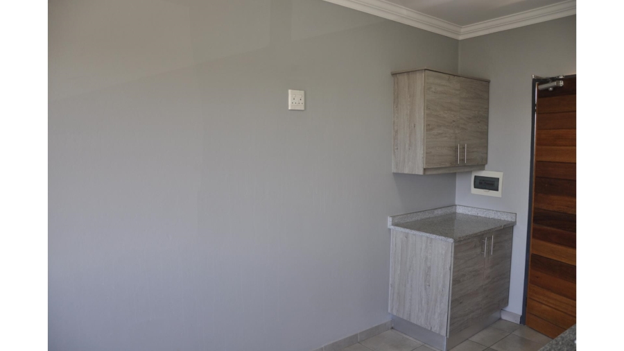 To Let 2 Bedroom Property for Rent in Noordwyk Gauteng
