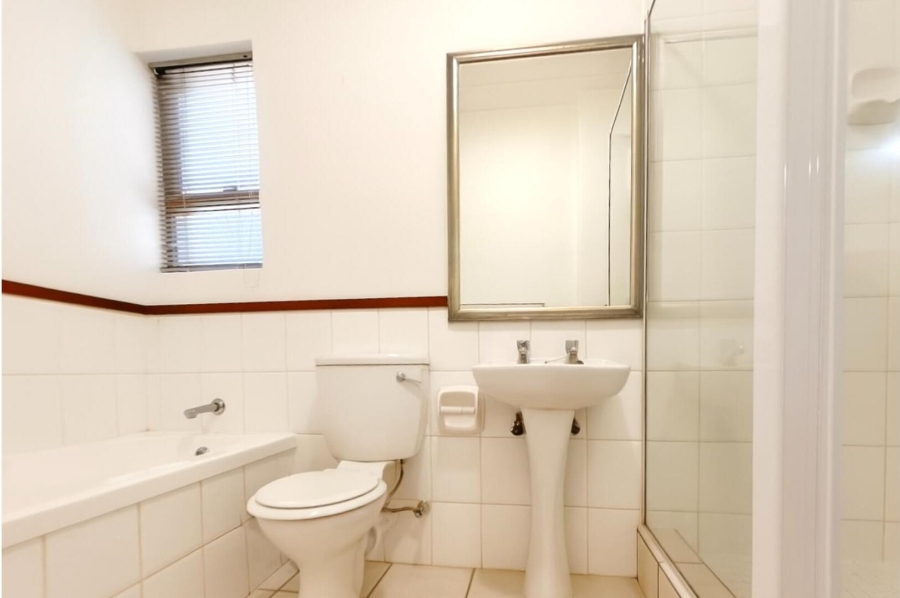 1 Bedroom Property for Sale in Magaliessig Gauteng