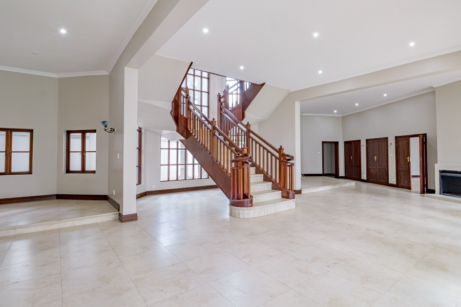 5 Bedroom Property for Sale in Silver Lakes Golf Estate Gauteng