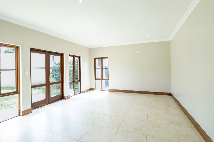 5 Bedroom Property for Sale in Silver Lakes Golf Estate Gauteng