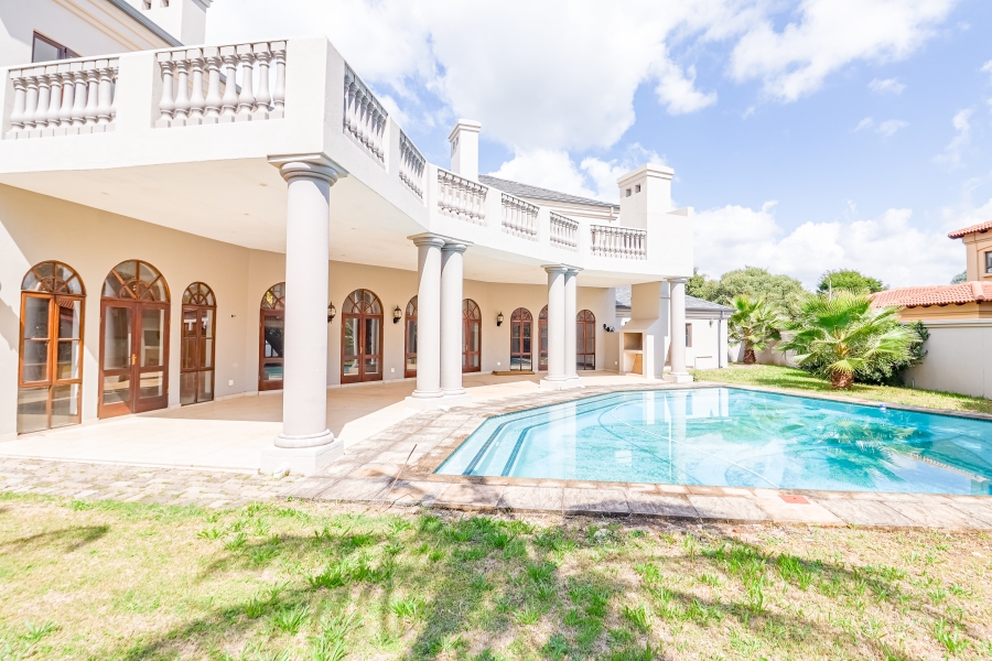 5 Bedroom Property for Sale in Silver Lakes Golf Estate Gauteng