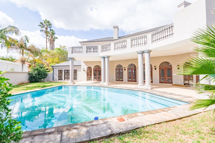 5 Bedroom Property for Sale in Silver Lakes Golf Estate Gauteng