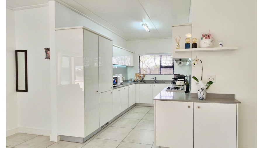 3 Bedroom Property for Sale in The Polofields Gauteng