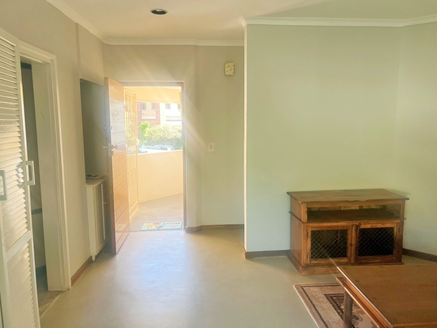 To Let 1 Bedroom Property for Rent in Illovo Gauteng
