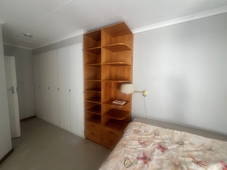 To Let 1 Bedroom Property for Rent in Illovo Gauteng