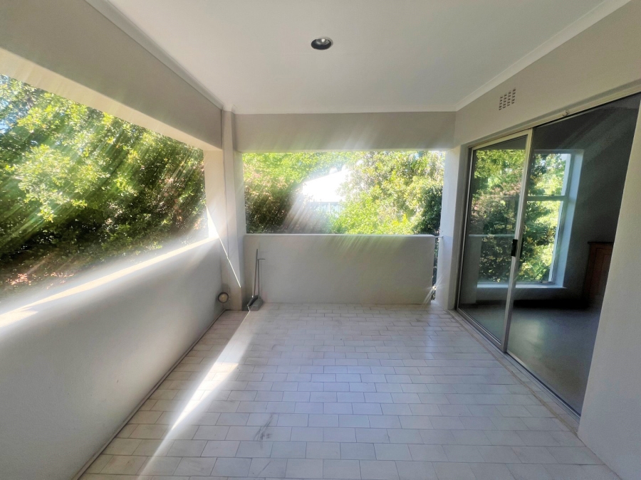 To Let 1 Bedroom Property for Rent in Illovo Gauteng