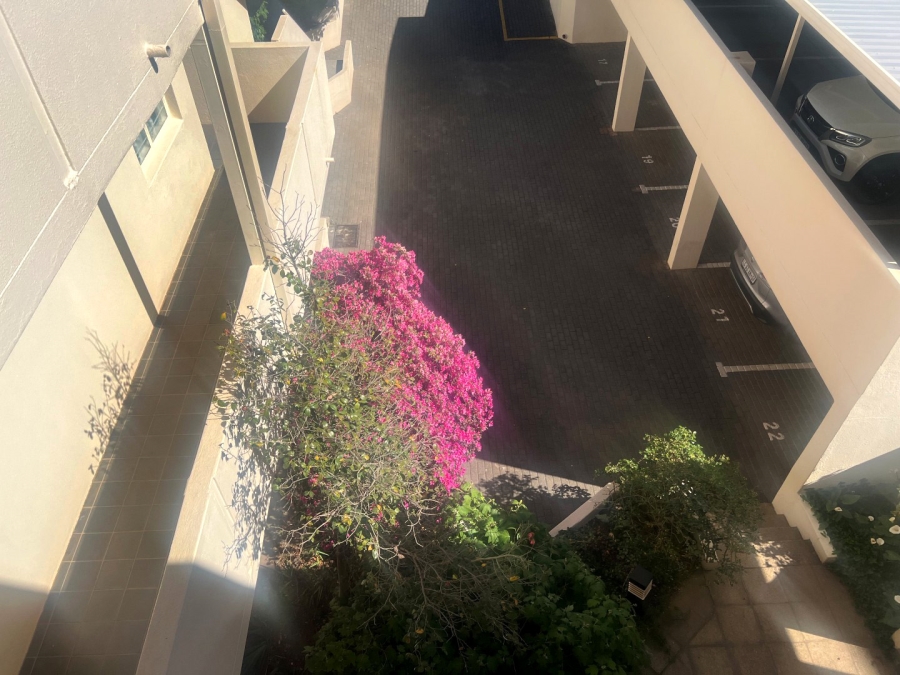 To Let 1 Bedroom Property for Rent in Illovo Gauteng