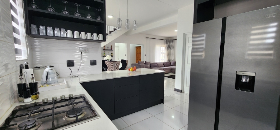 4 Bedroom Property for Sale in Waterlake Farm Lifestyle Estate Gauteng