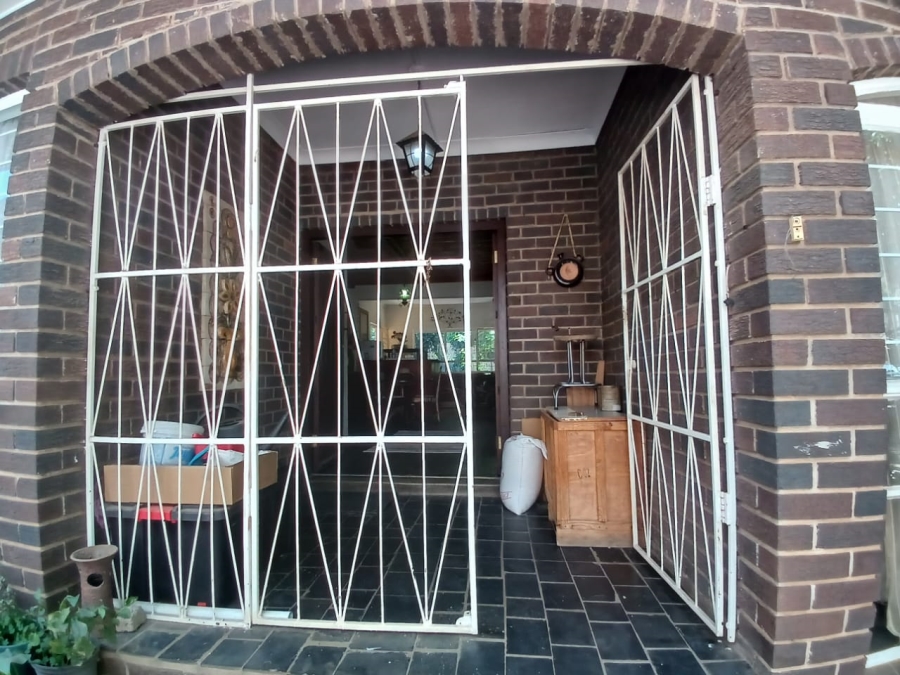 4 Bedroom Property for Sale in Greenhills Gauteng