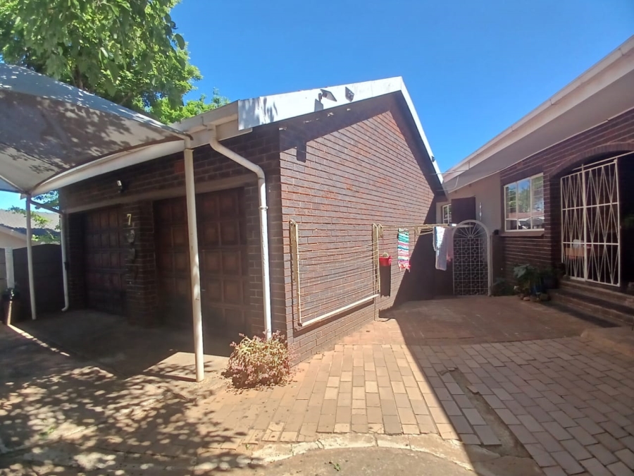 4 Bedroom Property for Sale in Greenhills Gauteng