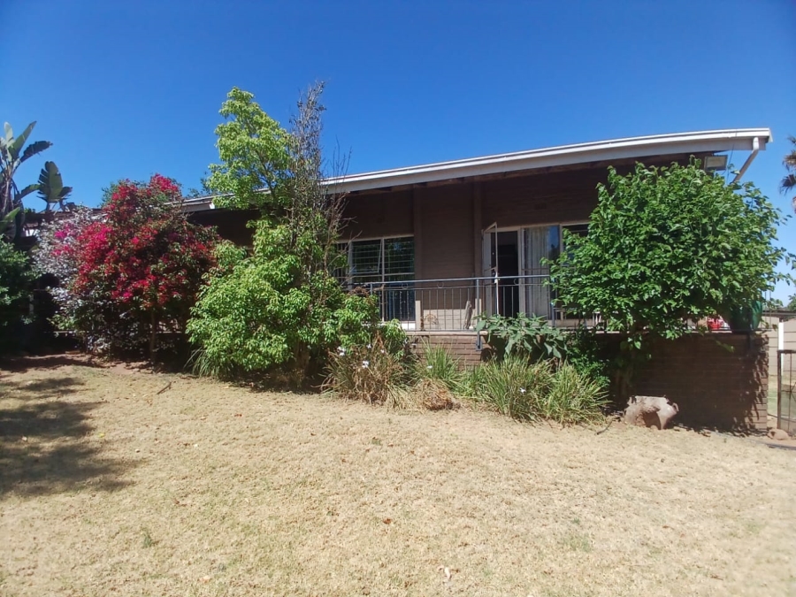 4 Bedroom Property for Sale in Greenhills Gauteng