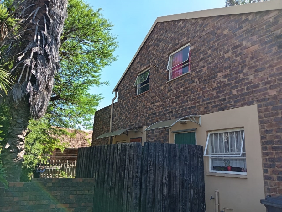 3 Bedroom Property for Sale in Roodepoort North Gauteng