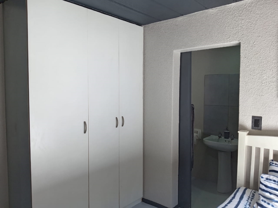 3 Bedroom Property for Sale in Roodepoort North Gauteng
