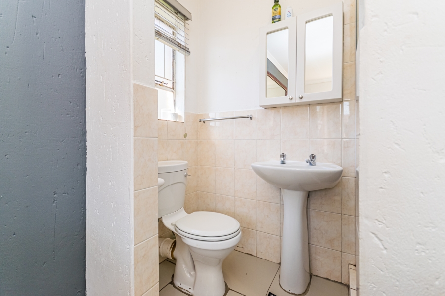 2 Bedroom Property for Sale in Heuwelsig Estate Gauteng