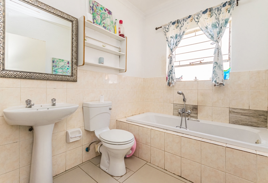 2 Bedroom Property for Sale in Heuwelsig Estate Gauteng