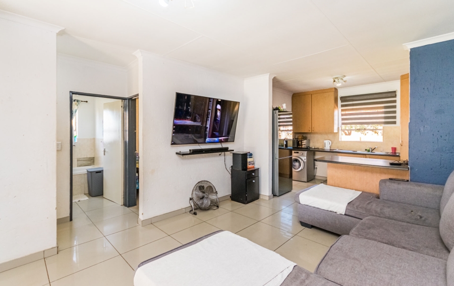 2 Bedroom Property for Sale in Heuwelsig Estate Gauteng