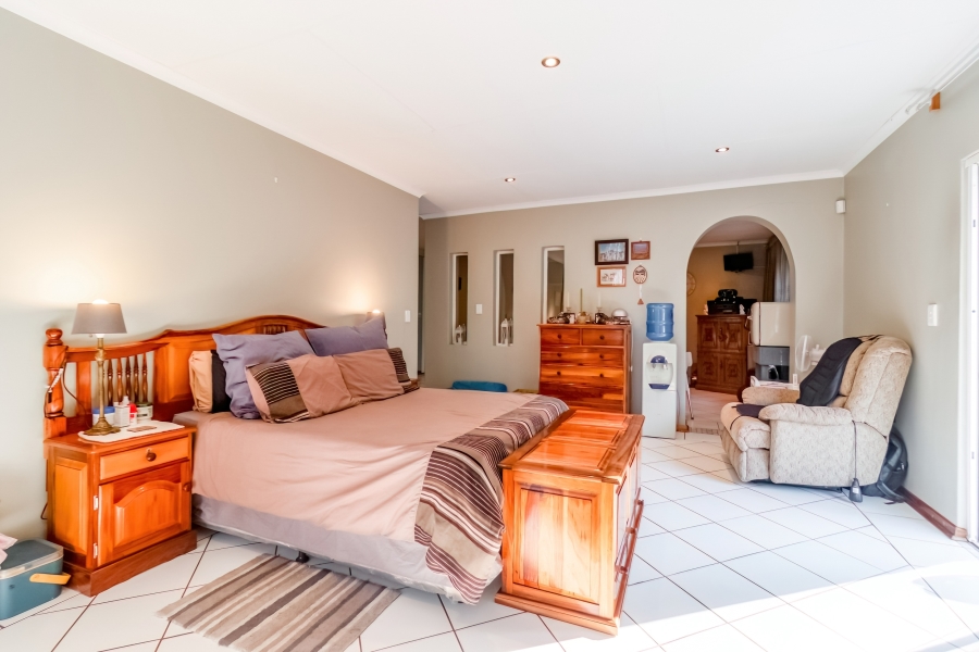 5 Bedroom Property for Sale in Morning Hill Gauteng