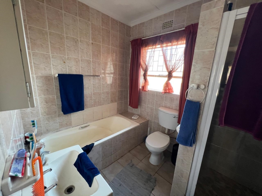5 Bedroom Property for Sale in Heidelberg Gauteng