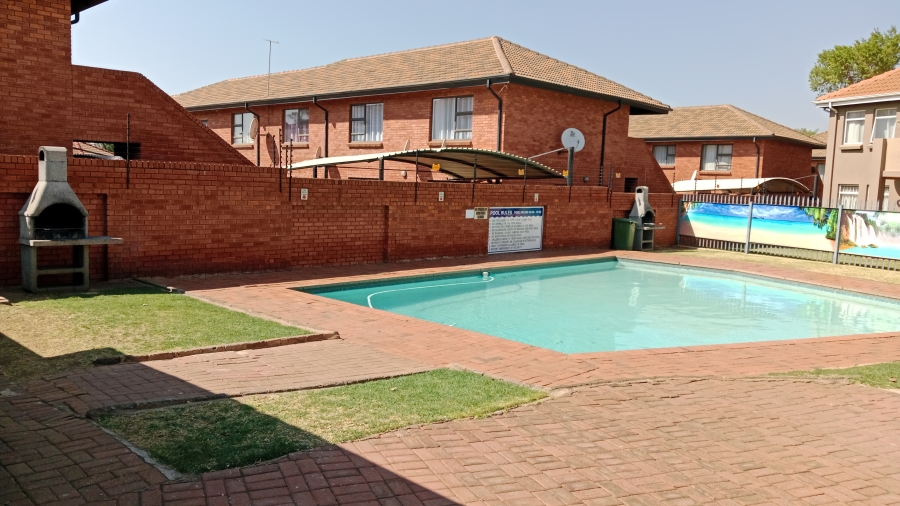 2 Bedroom Property for Sale in Florentia Gauteng