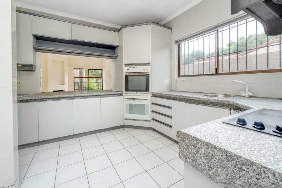 3 Bedroom Property for Sale in Lonehill Gauteng