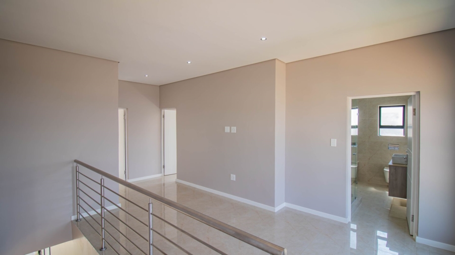 4 Bedroom Property for Sale in Blue Hills Gauteng