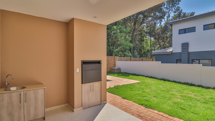 4 Bedroom Property for Sale in Blue Hills Gauteng