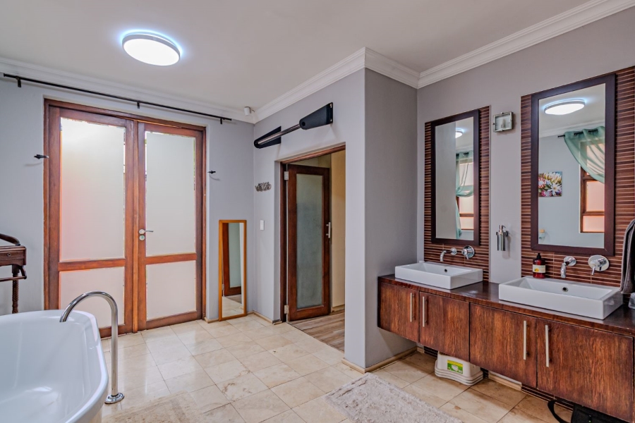 4 Bedroom Property for Sale in Waterkloof Gauteng