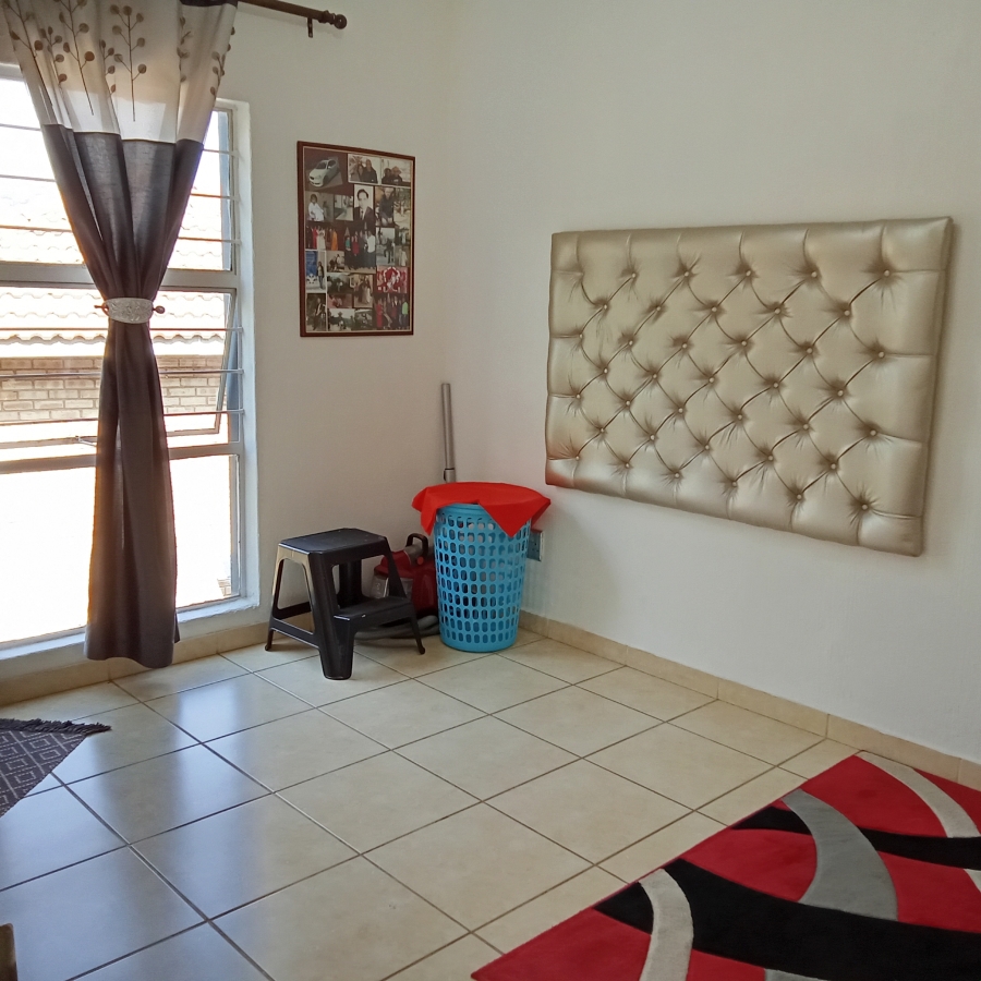 2 Bedroom Property for Sale in Weltevreden Park Gauteng