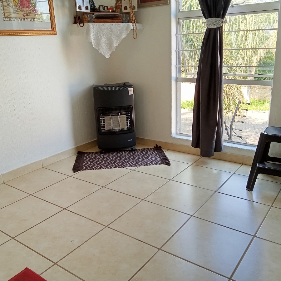 2 Bedroom Property for Sale in Weltevreden Park Gauteng